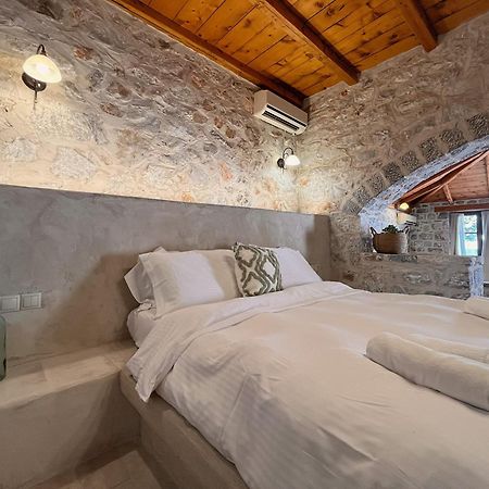 Achelatis Traditional Guest Houses アレオポリ エクステリア 写真