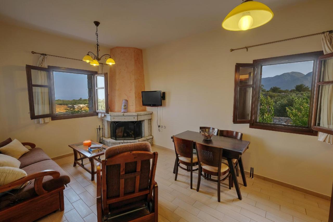Achelatis Traditional Guest Houses アレオポリ エクステリア 写真