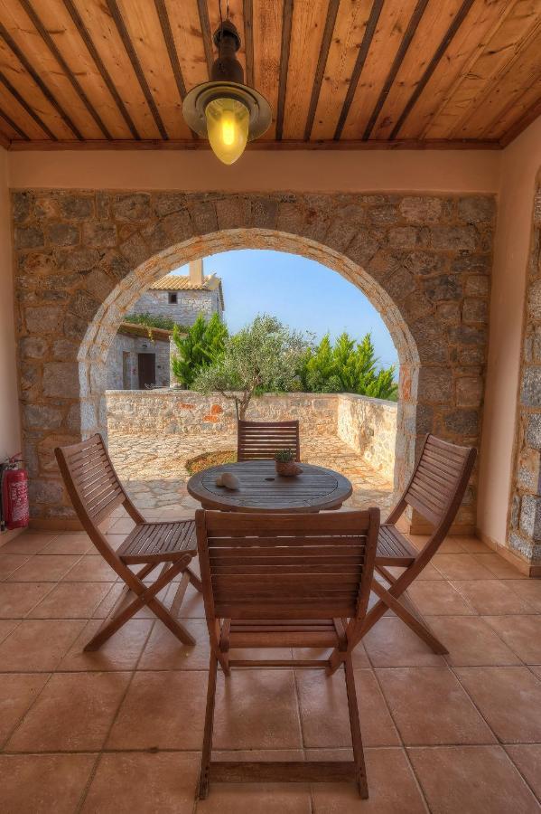 Achelatis Traditional Guest Houses アレオポリ エクステリア 写真