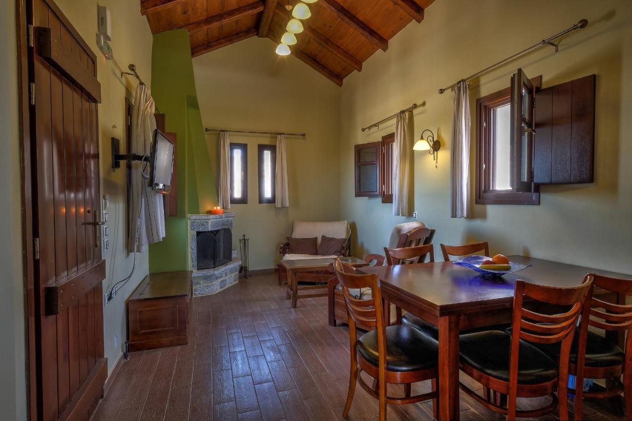 Achelatis Traditional Guest Houses アレオポリ エクステリア 写真