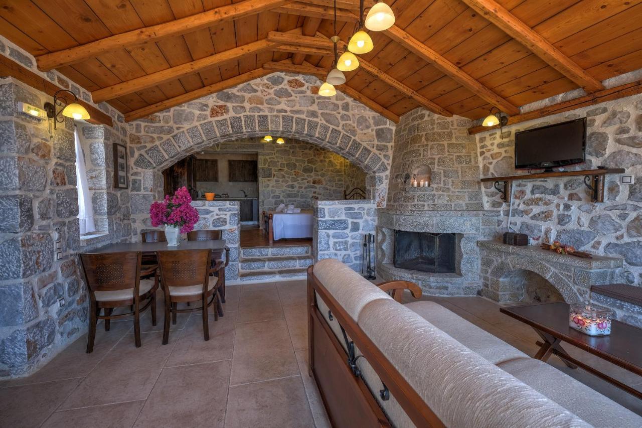 Achelatis Traditional Guest Houses アレオポリ エクステリア 写真