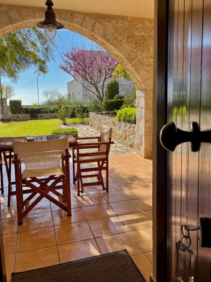 Achelatis Traditional Guest Houses アレオポリ エクステリア 写真